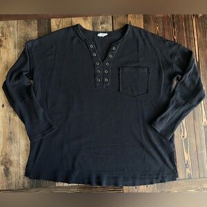 ENTRO • black waffle knit Henley long sleeve top grommet grunge Y2K worn-in look